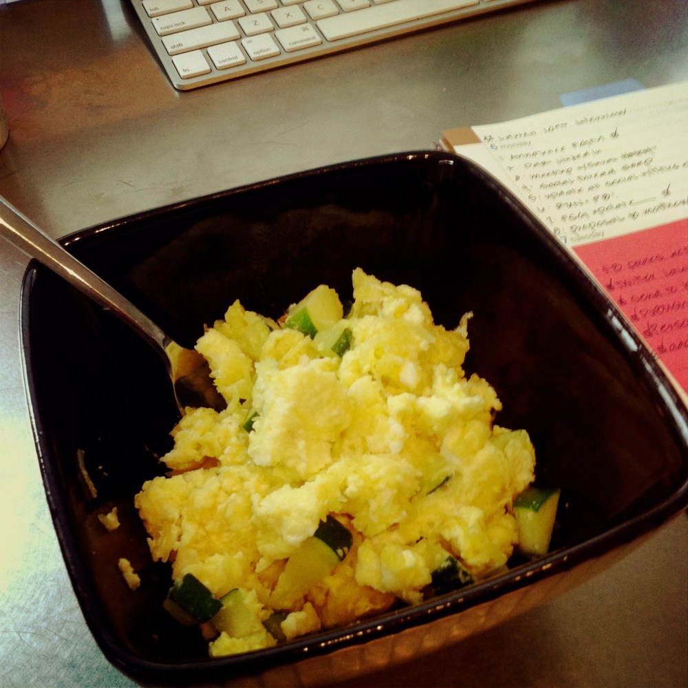 scrambled eggs with spaghetti squash